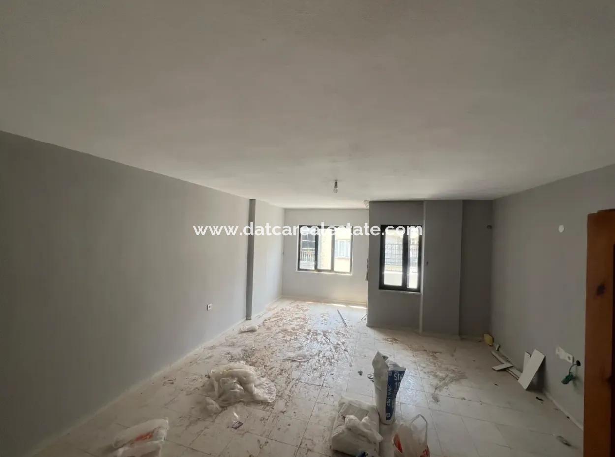 Marmaris Merkezde 2 Oda1 Salon Kapalı Mutfak Arakat Satılık Daire 110 M2 Denize Yakın