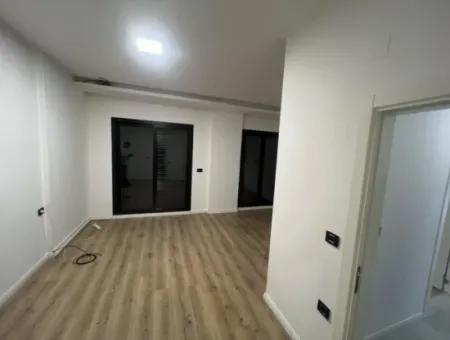 Marmaris Merkezinde Şık Site İçerisinde Giriş Kat Bahçeli Lüks 3 Oda 1 Salon Otoparklı Satılık Daire